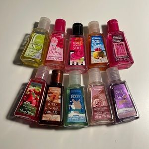 TWO RARE & DISCONTINUED bath & body works pocketbacs